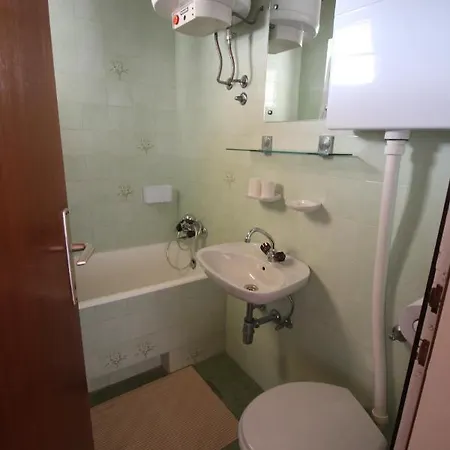 Apartmani Pavicic-Ivelja Stari Grad  Exterior photo